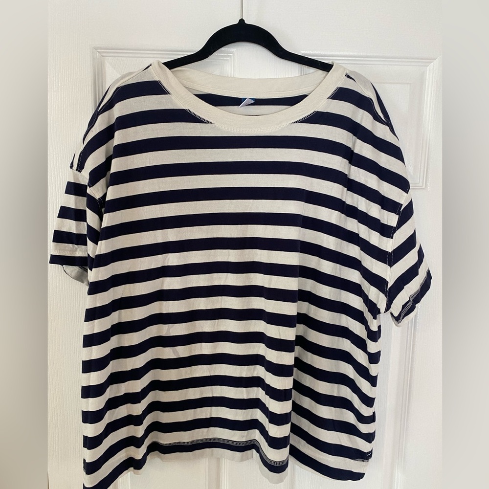 2X Blue and White Stripped Old Navy Tee